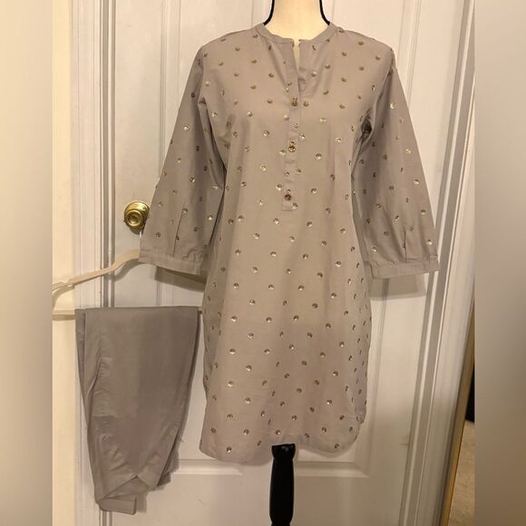 LIMELIGHT PAKISTANI DESIGNER GREY SEQUIN SHALWAR KAMEEZ 2 PIECE READY MADE - Picture 3 of 14